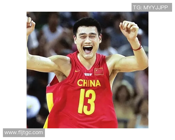 姚明倾心守护小弟展现兄弟情深与篮球精神的完美结合 姚明倾心守护小弟展现兄弟情深与篮球精神的完美结合