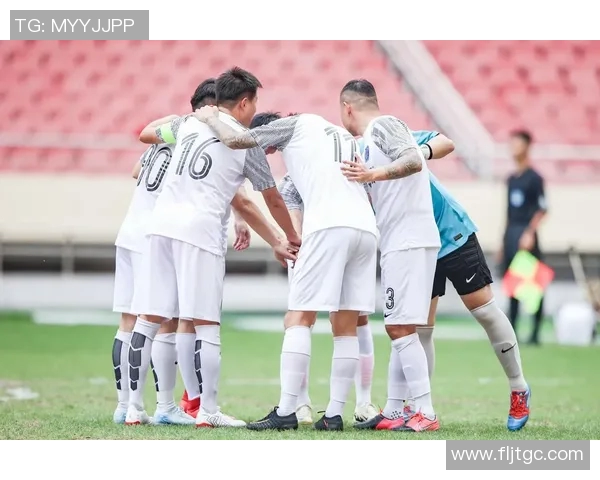 足球明星通过照片挑战猜队友的趣味游戏,展现默契与友谊的精彩瞬间 足球明星通过照片挑战猜队友的趣味游戏,展现默契与友谊的精彩瞬间