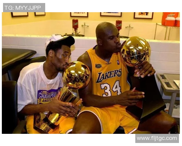 篮球明星鲨鱼的传奇人生与赛场背后的故事揭秘